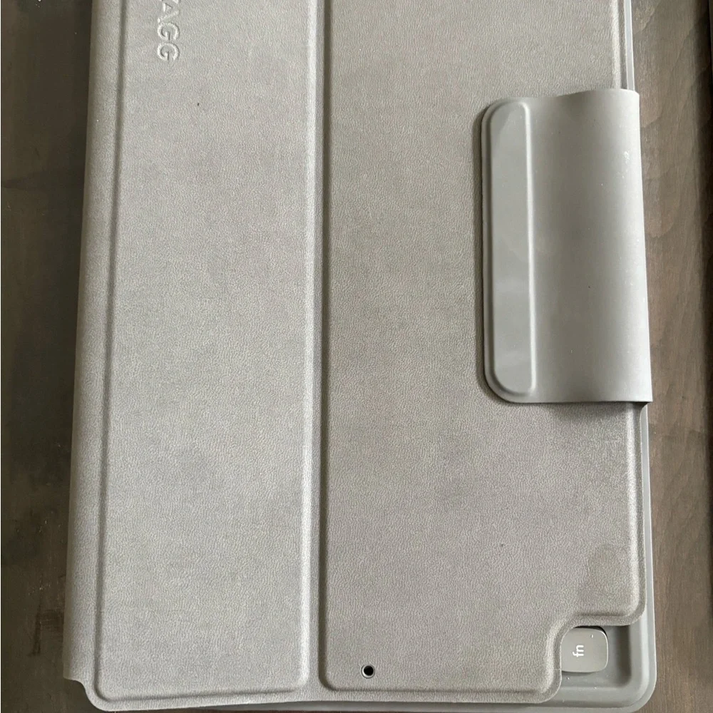 Zagg Folio Keyboard Case for iPad 9/8/7- Gray
